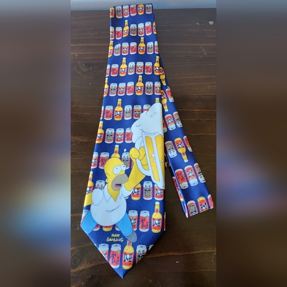 The Simpsons Homer Simpson DUFF Beer Tie with Original Store Tag 100% Polyester - Picture 2 of 7